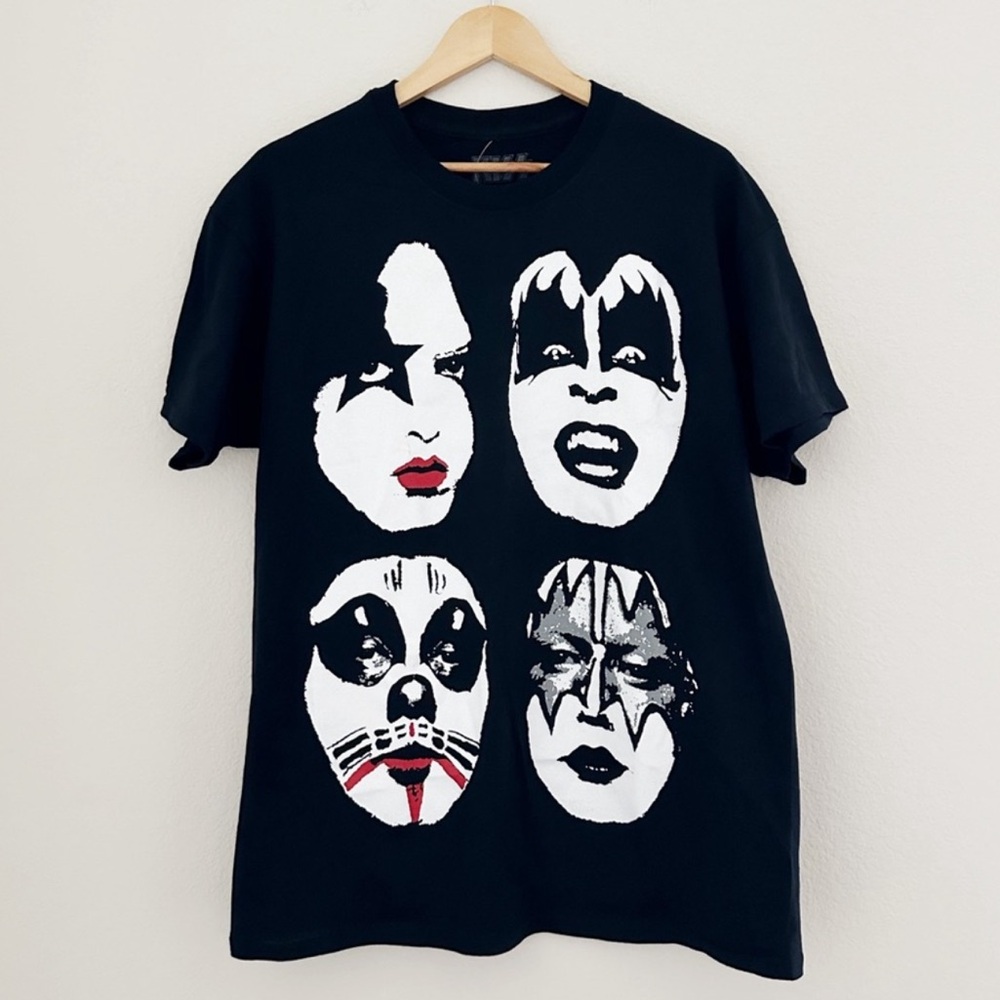 NWOT KISS Rock Band Graphic Tee